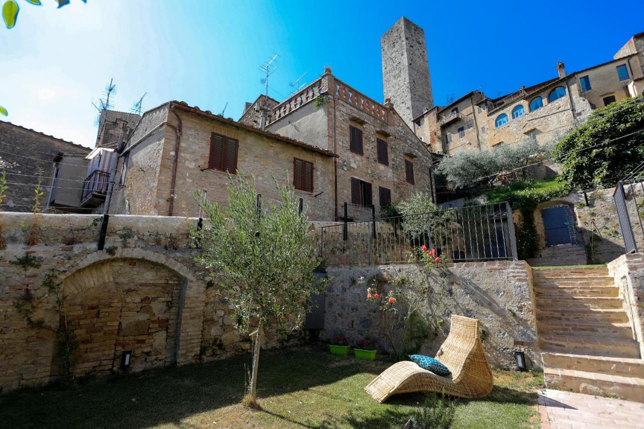 The Tower'S Garden Apartment San Gimignano Exterior photo