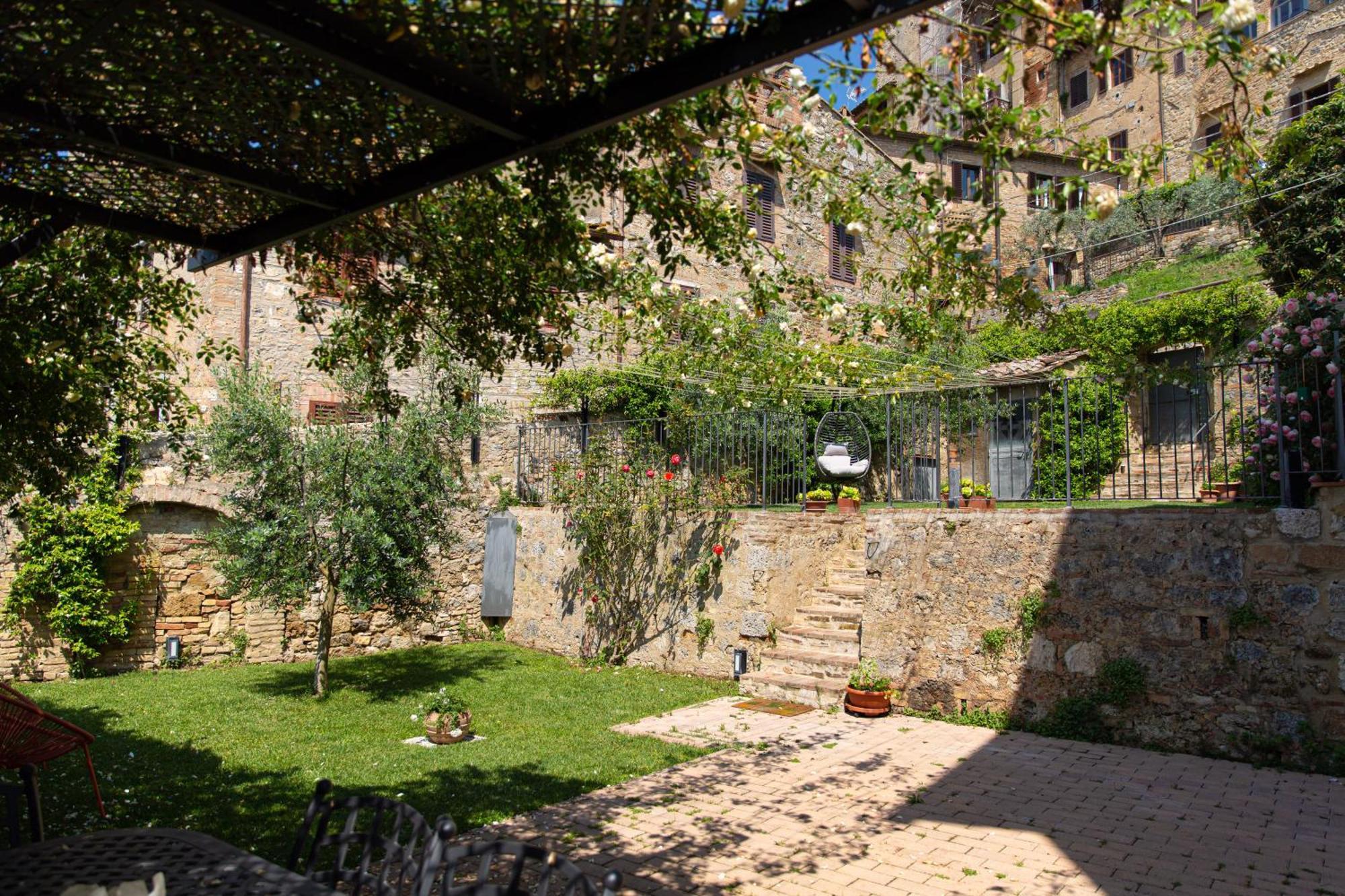 The Tower'S Garden Apartment San Gimignano Exterior photo